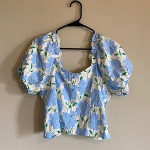 Who What Wear Blue Floral Puff Sleeve Crop Top
